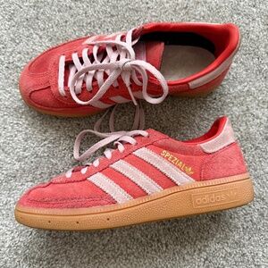Hot pink Adidas spezial